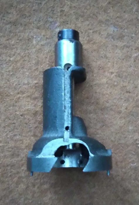 Привод и посадочное место челночного устройства