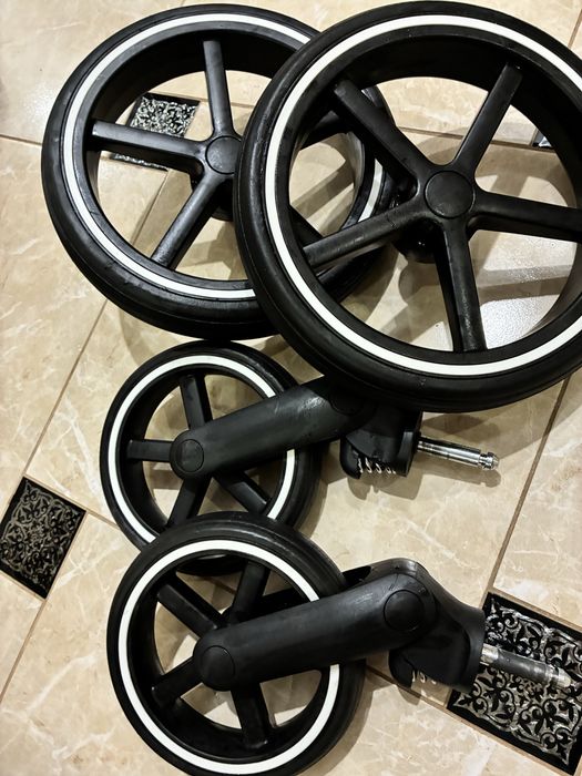Продаю коляску Cybex Balios S Lux 2 в 1