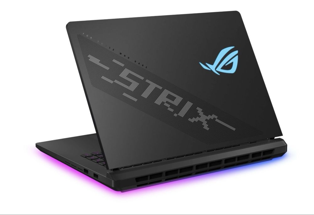 Asus Scar 18 RTX 5090 24GB