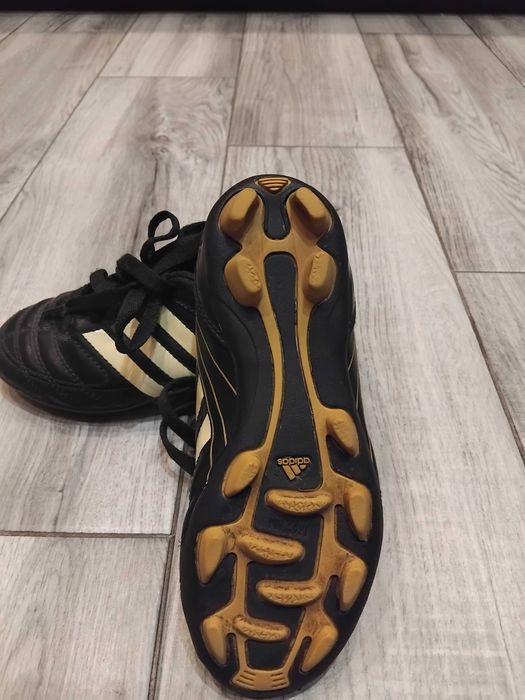 Sprzedam sportowe buty korki