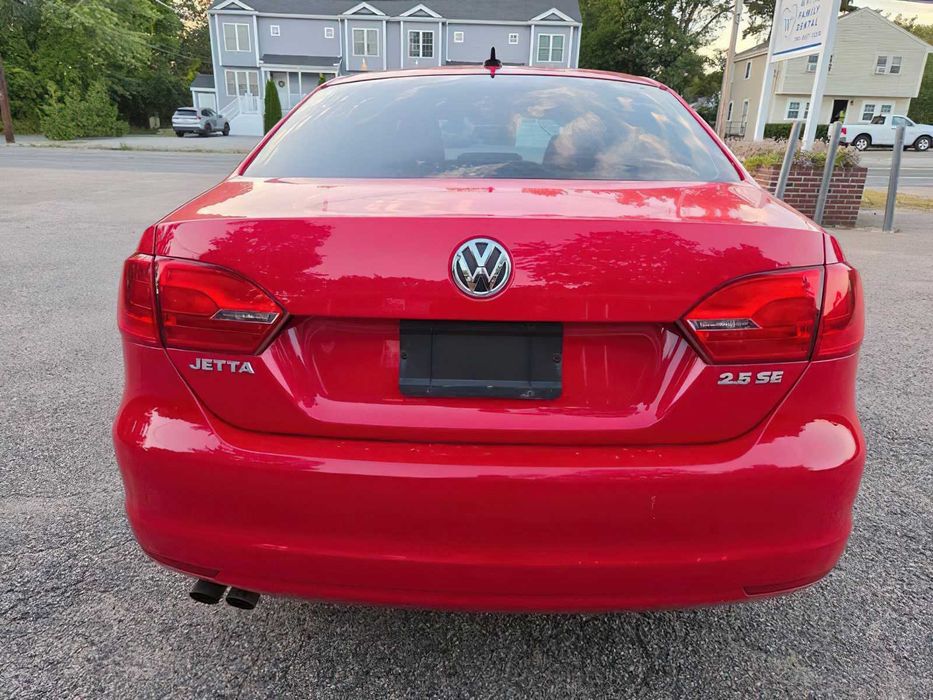 Volkswagen Jetta      2013