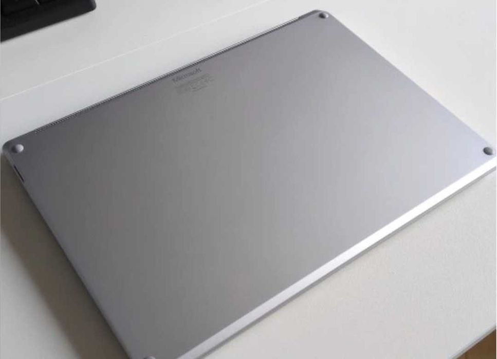 Microsoft Surface Laptop 5| 15 cali | i7 | 16/512 GB + stacja dokująca
