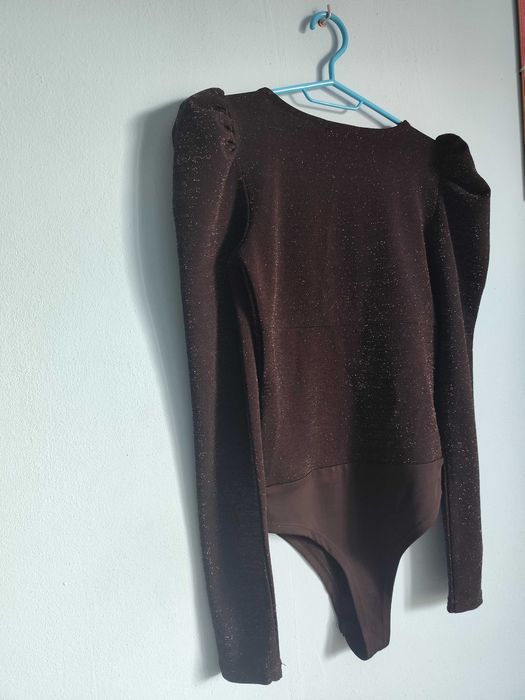 Czarne body amisu XS z srebrną nitką eleganckie