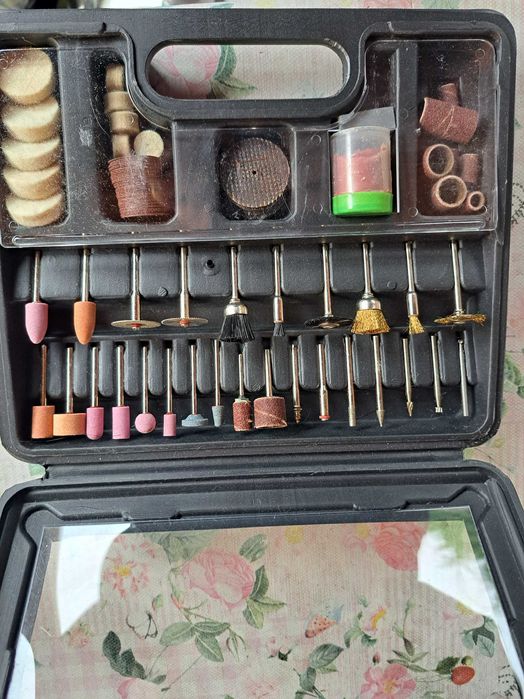 Zestaw elementów do drymela