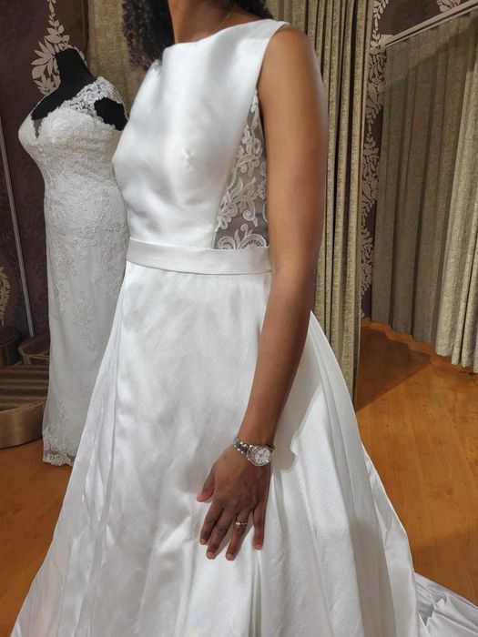 Vestido noiva elegante e simples.