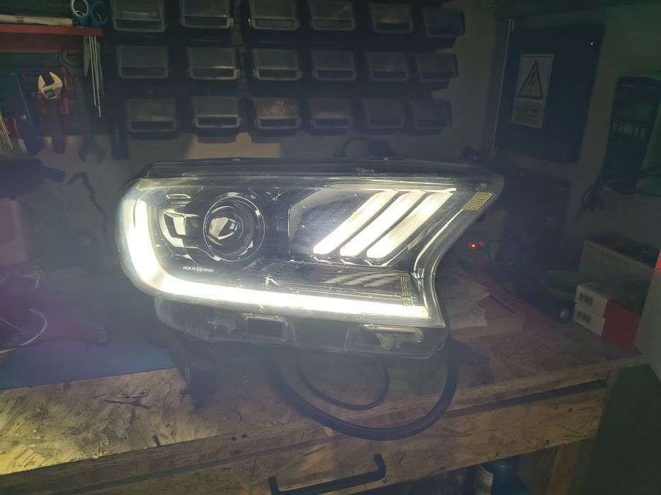 Lampy LED Przednie Mustang Style Ford Ranger 2015-23