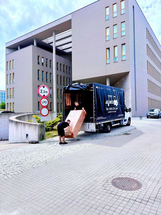 Przeprowadzki Katowice • duże auta • pakowanie • montaż mebli • firmy
