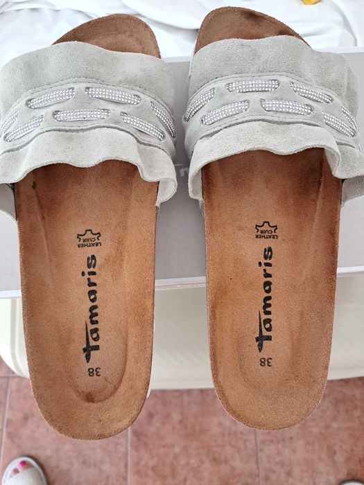 Fantásticos sapatos chinelos de Camurça