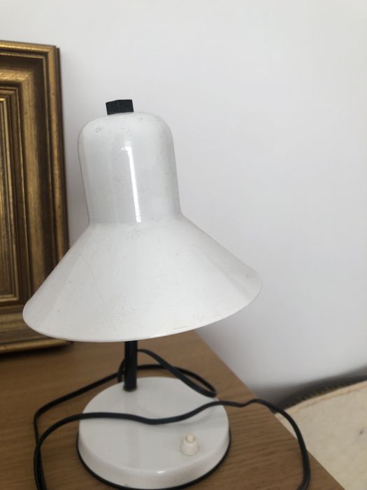 Candeeiro de escritório , como se vê nas figuras.