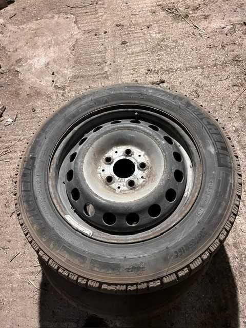 Pneus MICHELIN C/jante 205/65R16