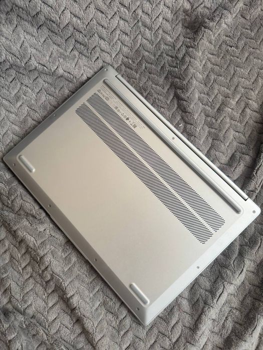 Lenovo IdeaPad Slim 5 16IAH8