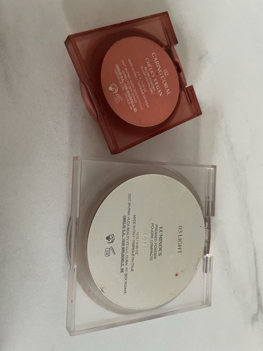 Zestaw kosmetykow Huda Beauty Glowish