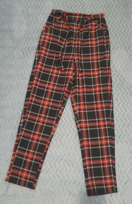 Dziecięce spodnie w kratę