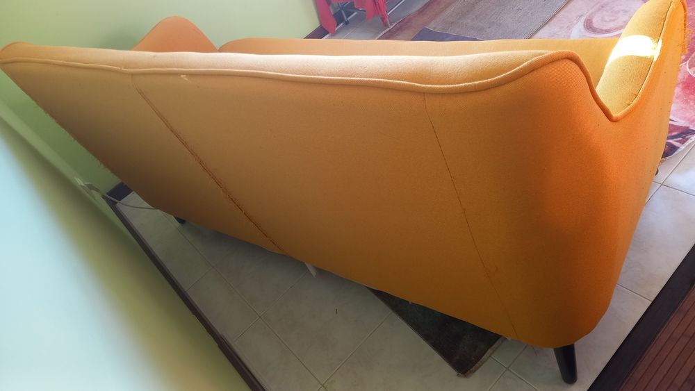 Sofá 2-3 lugares amarelo