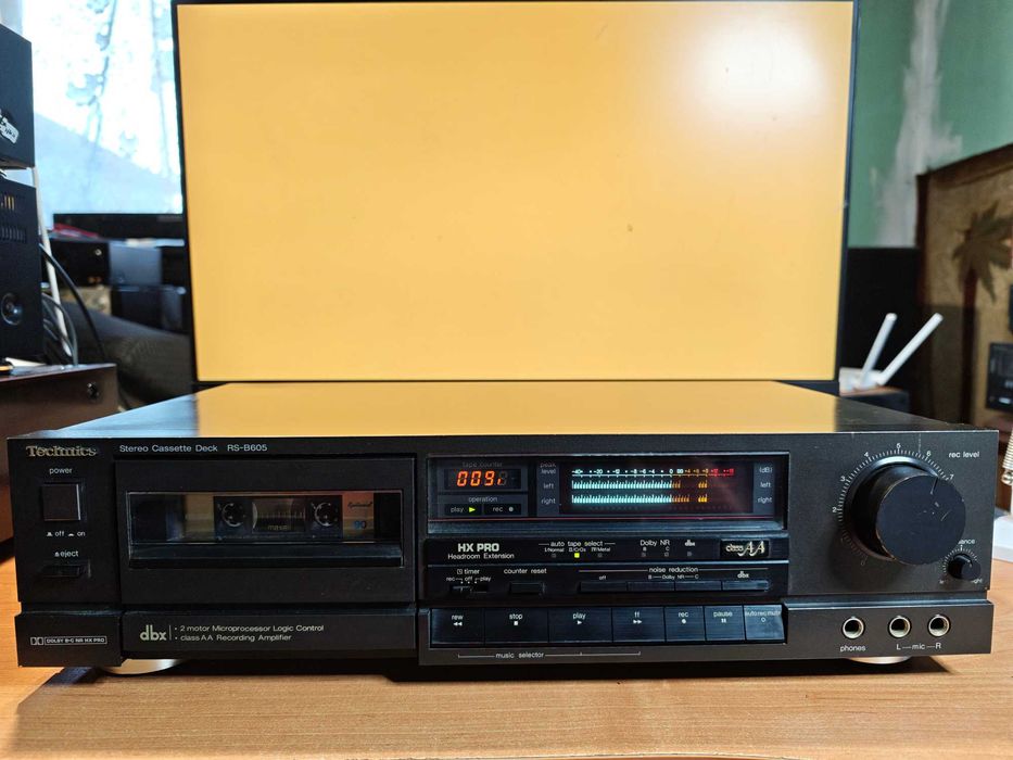 Magnetofon Technics RS B605