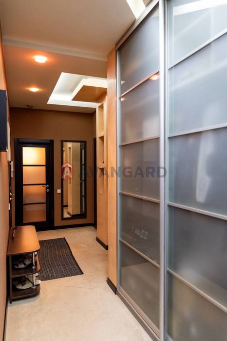 Велика простора квартира у цегляному якісному будинку ЖК Каскад