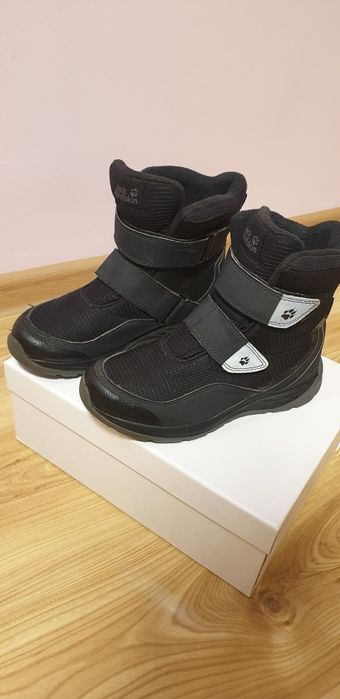 Продам  зимові чоботи на хлопчика (оригінал)