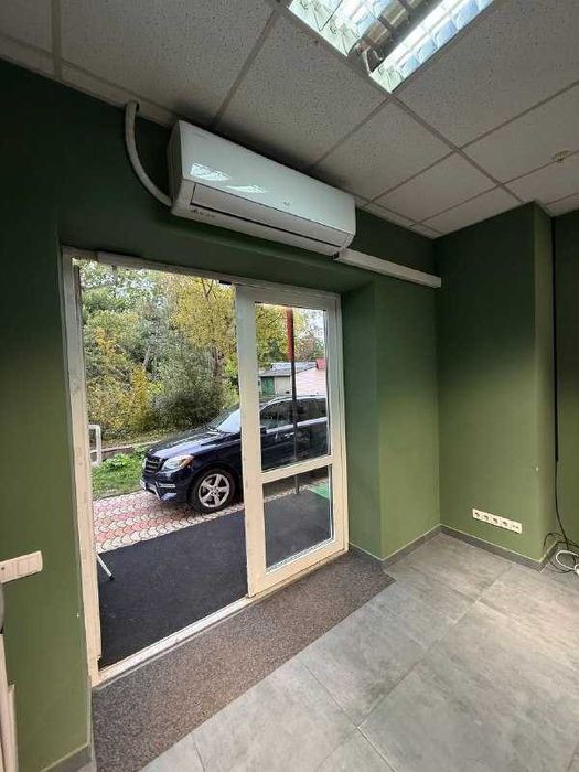 Комерційне приміщення в Богородчанах попри дорогу.