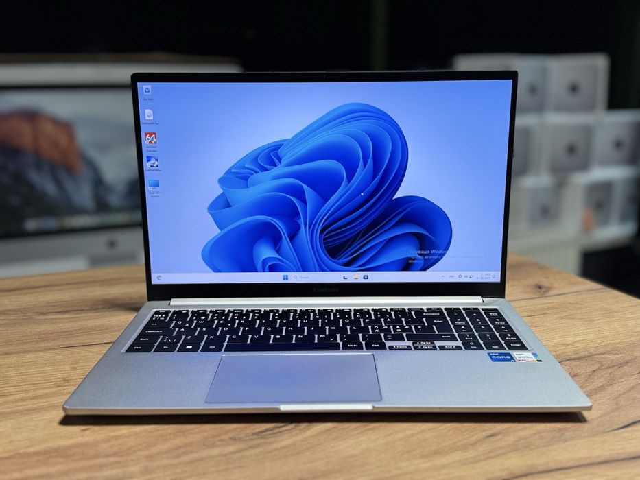 Ноутбук Samsung Galaxy Book / Core i5-1135G7 / 8 gb /256 ssd / 87%