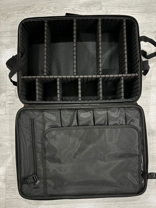 Професійна валіза для косметики