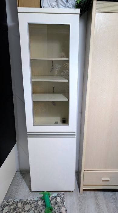 Witrynka biała na połysk