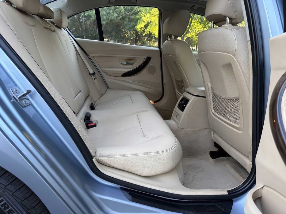 BMW 3 Series 328i      2015