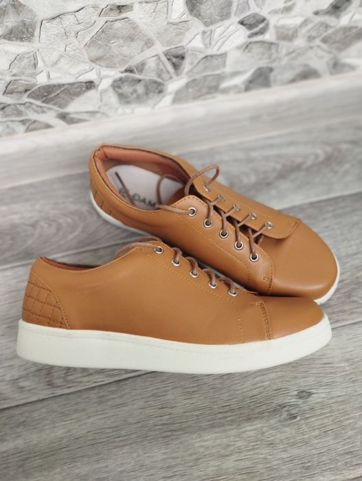 Кеди 37-23см, мокасини