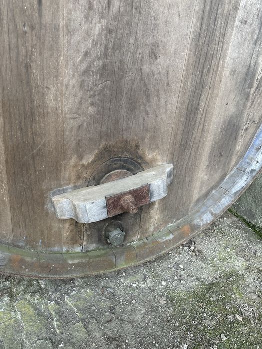 Tonel CUFP - Companhia União Fabril Portuense (atual Super Bock) em Excelente estado de conservação! Em castanho velho.
