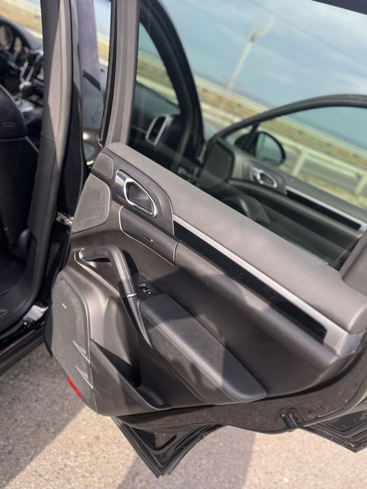 Продаж Porsche Cayenne 2014