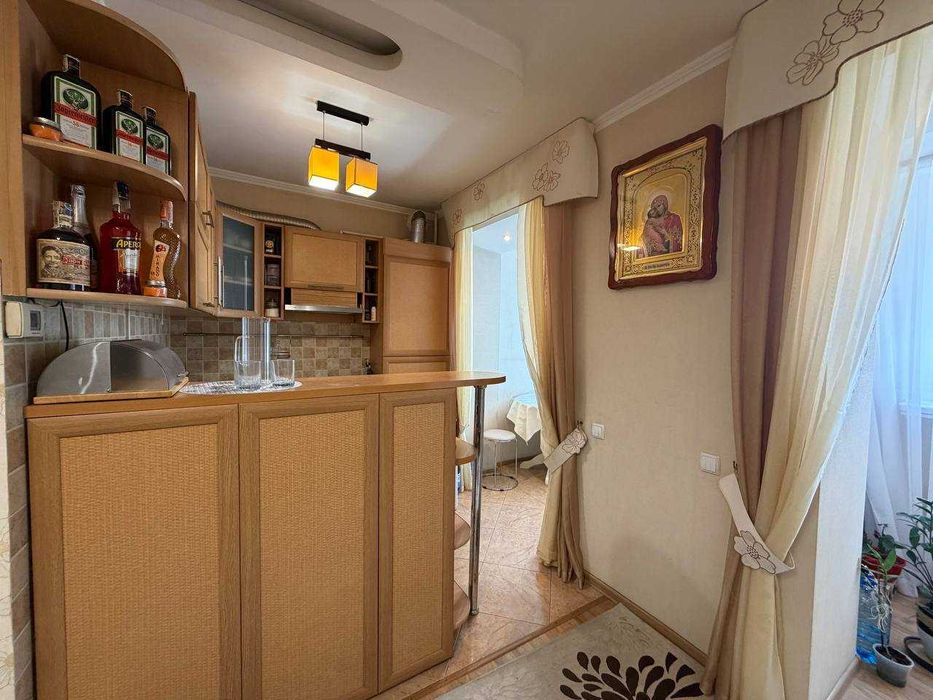 Продаж 3к квартири мікрорайон Виставка