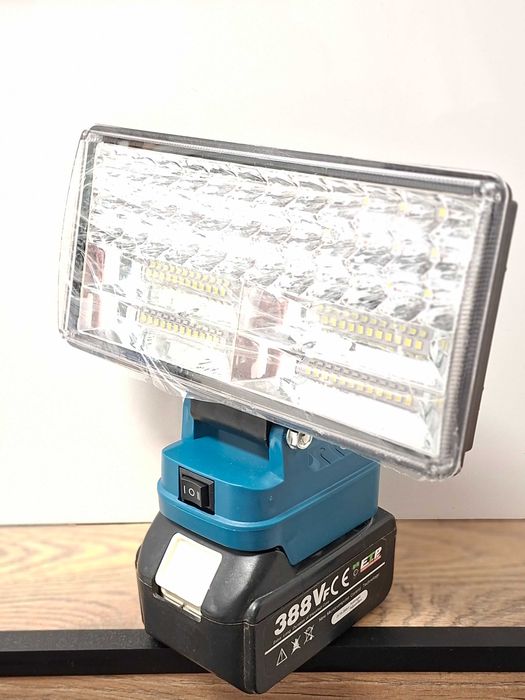 LED Lampa pod system Makita 18V