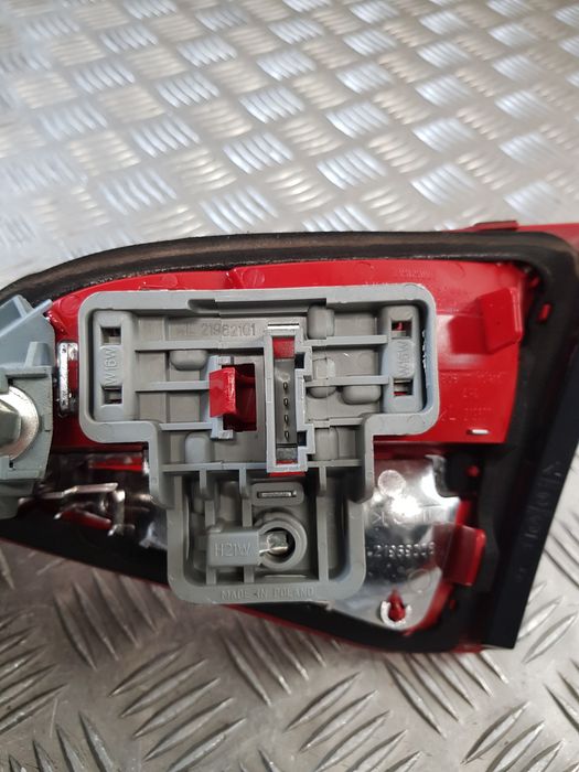 Lampa Lewa Tył W Klapę Wkład 8K9945093 Audi A4 B8 Kombi 10R-