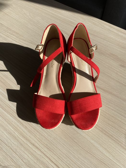 Czerwone koturny sandały na koturnie 36 Deezee