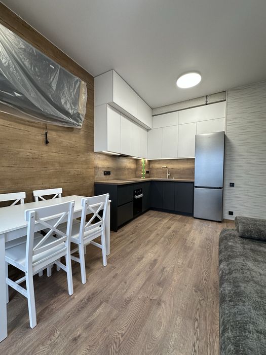 **ЦЕНТР! 37 кв.м. Сучасне Планування! Район Площі