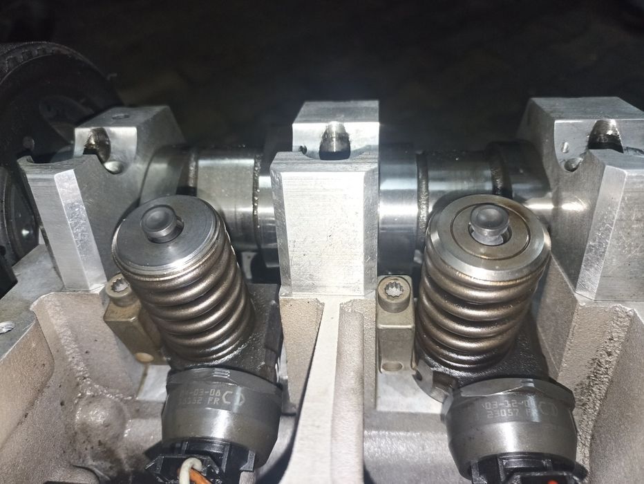 Ремонт ГБЦ, перевірка на тріщини ГБЦ, перевірка блоків 1.6 r9m  на гар