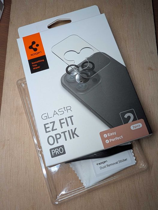 Spigen 1-Pack iPhone 16 Pro / Pro Max Desert Titanum - osłona aparatu