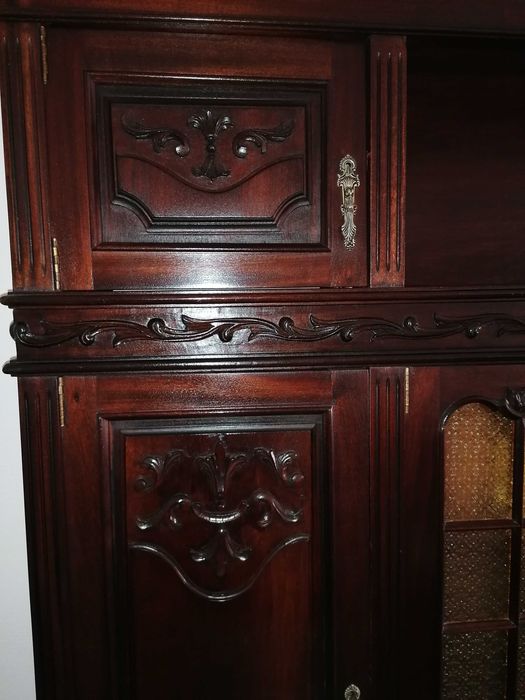 Móvel de sala do século 19, madeira de mogno.