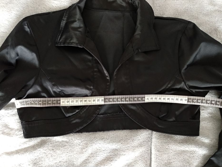 Czarne, satynowe bolerko S