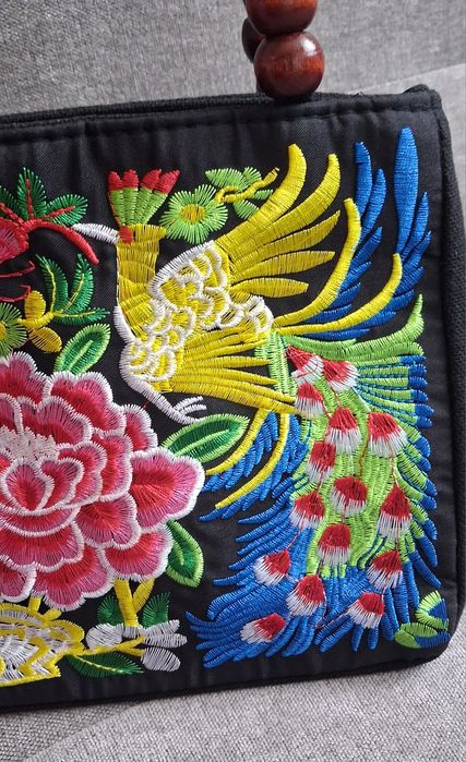 Nowa,haftowana torebka tekstylna.