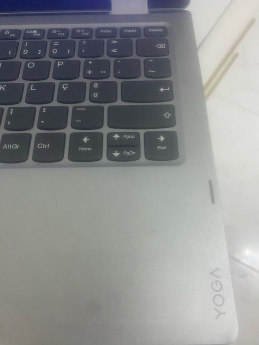 Computador portátil LENOVO Thinkpad X380 Yoga Touch-Screen IPS Full HD Intel Core i5 SSD 256GB Windows 12