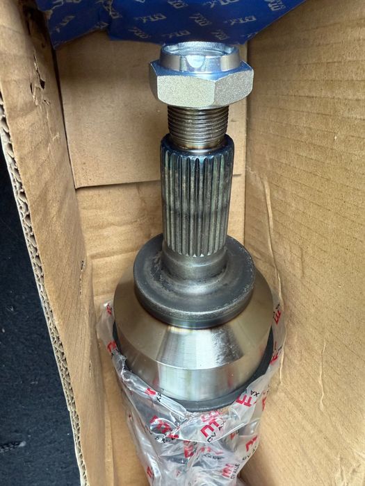 Продаю нову піввісь (полуось) для Mazda 3 1.6