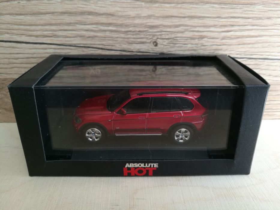 BMW X5 E70 1/64 Absolute Hot