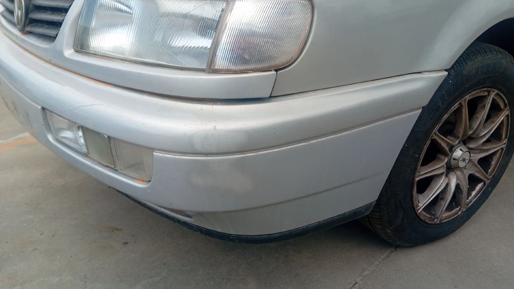 Pára-choques frente VOLKSWAGEN Passat (3A2, 35I)