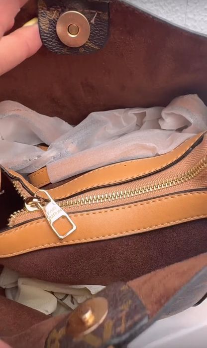 Mala Lv Louis Vuitton com lenço