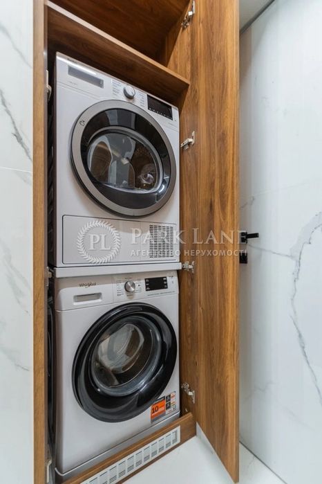 Продаж квартири (49м2) з новим, авторським ремонтом  в ЖК Креатор Сіті, Дегтярівська 17