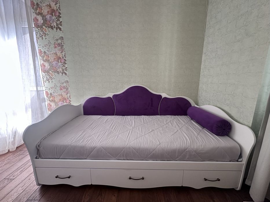 Продам ліжко з матрацом