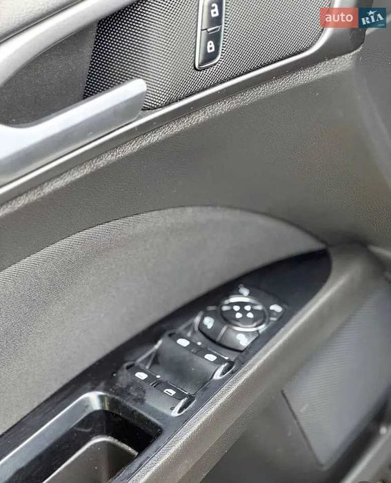 FORD MONDEO 2015 року