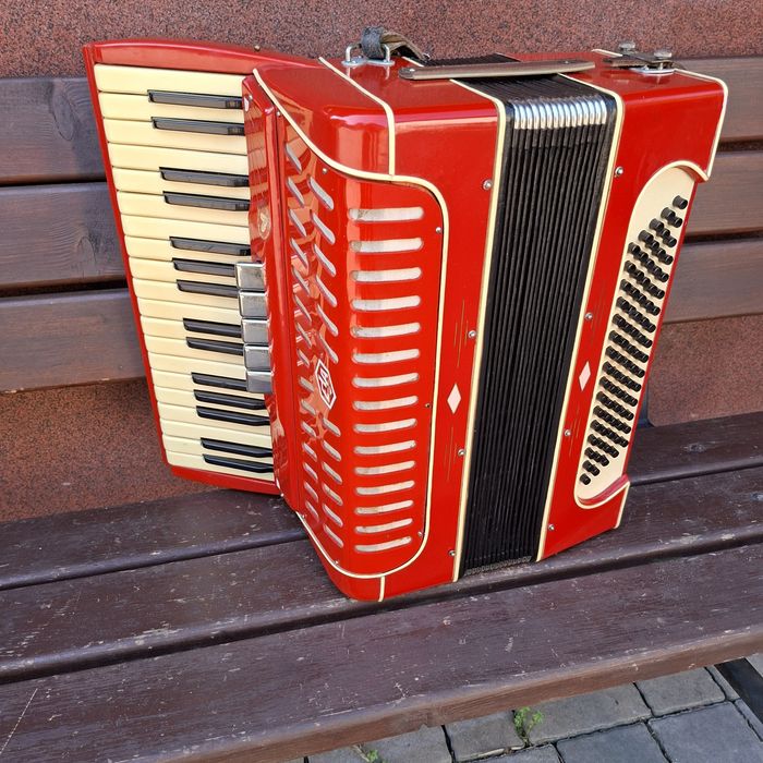 Sprzedam akordeon 80 basów