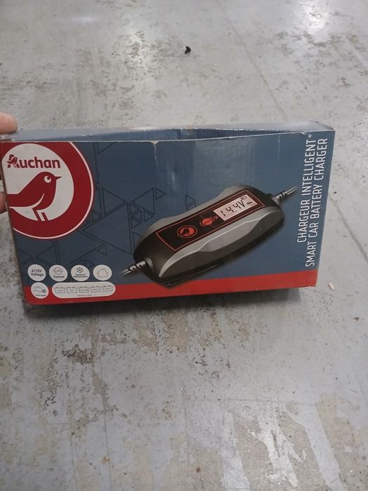 Carregador bateria carro