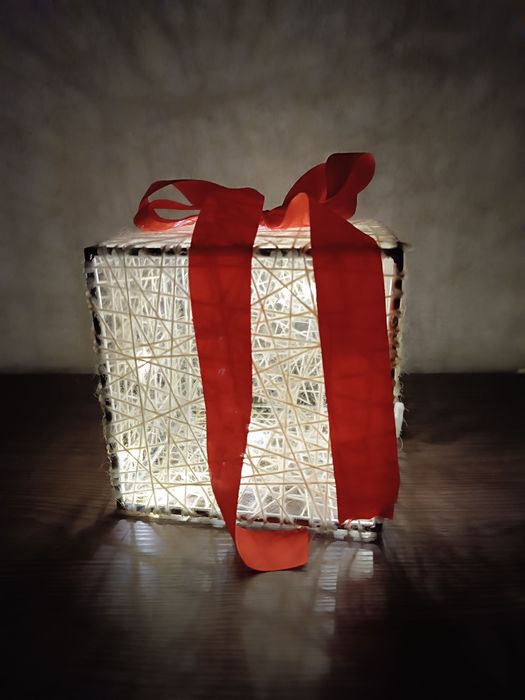 Різний новорічний декор.